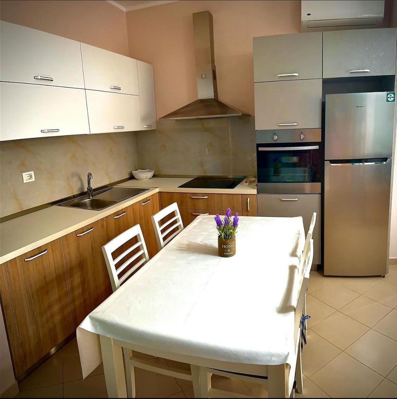 Endy Apartaments Bashkia e Orikumit Exteriör bild