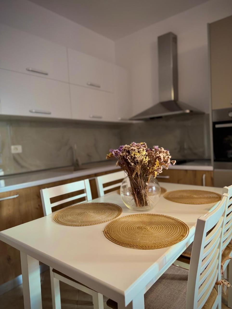 Endy Apartaments Bashkia e Orikumit Exteriör bild
